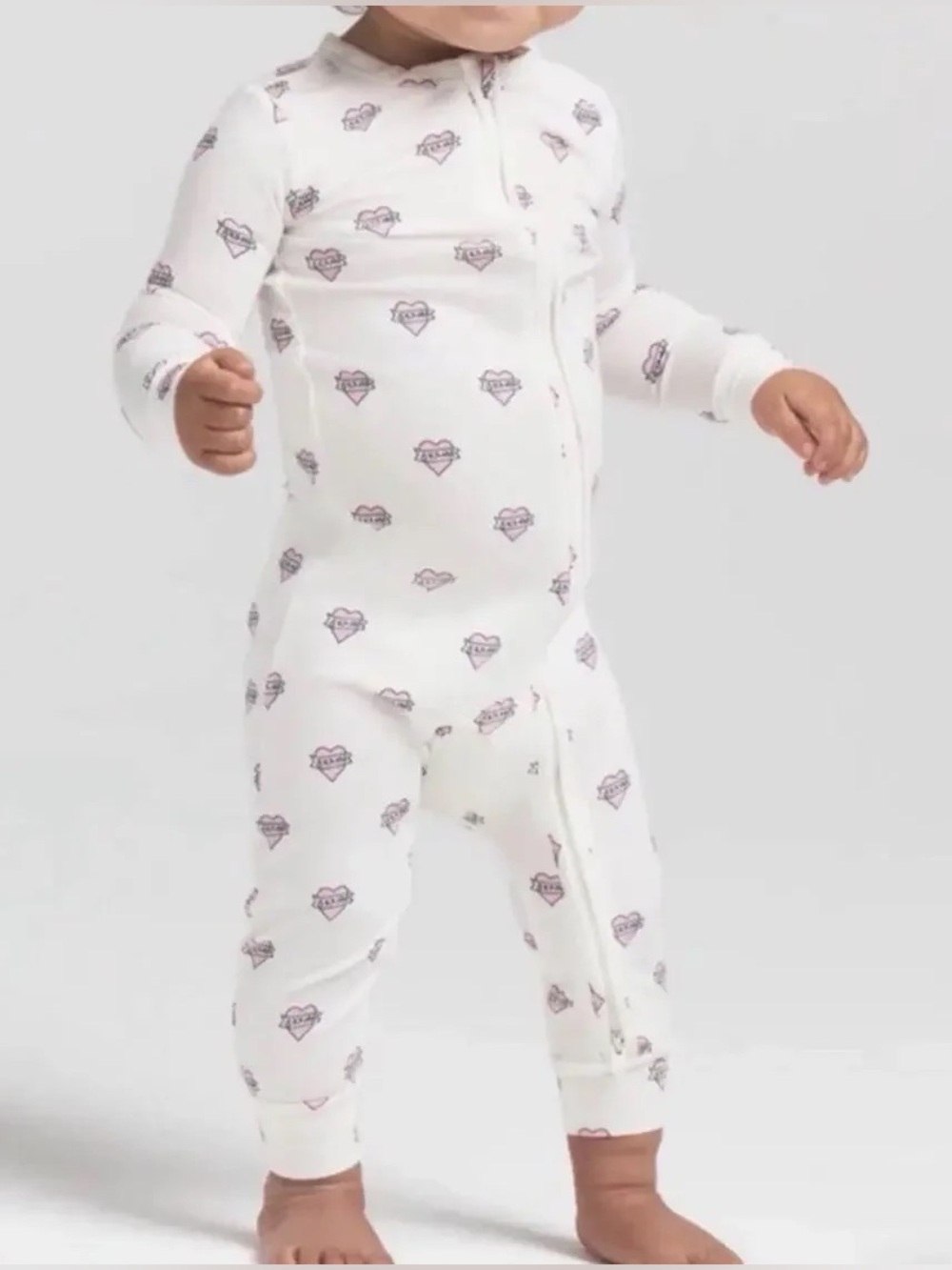 Skims Baby Onesie Marble Heart Banner Sz 12 months NWT